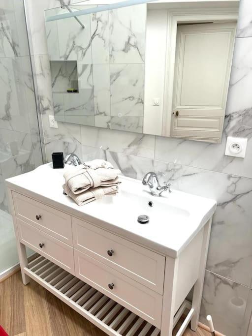 Cosy T3 Centre Reims/Pkg Prive Apartment ภายนอก รูปภาพ