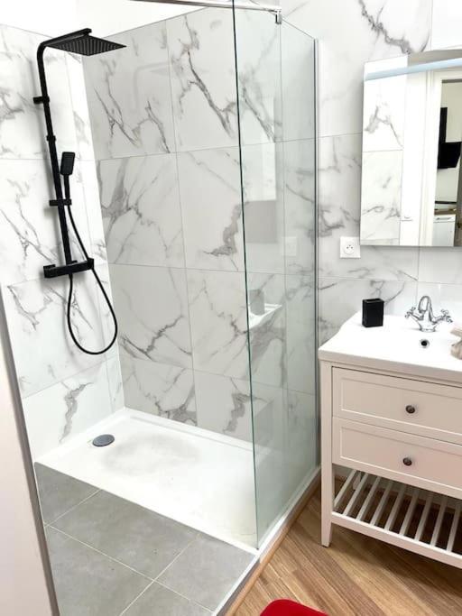 Cosy T3 Centre Reims/Pkg Prive Apartment ภายนอก รูปภาพ