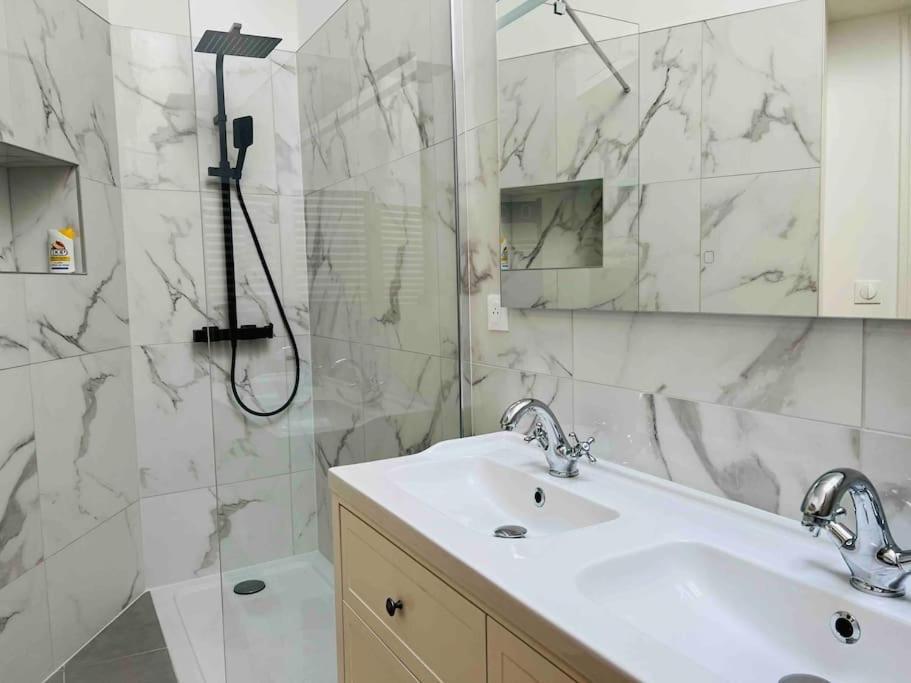 Cosy T3 Centre Reims/Pkg Prive Apartment ภายนอก รูปภาพ